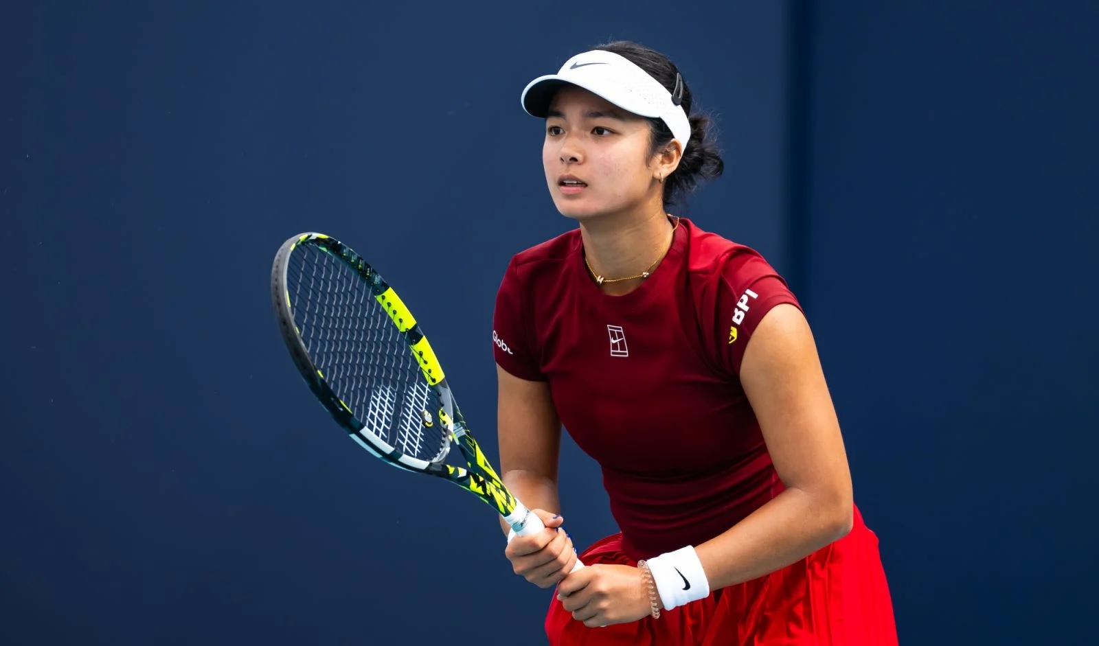 Filipina tennis star Alex Eala umiskor ng matatag na 6-2, 6-2 panalo kontra Hartono