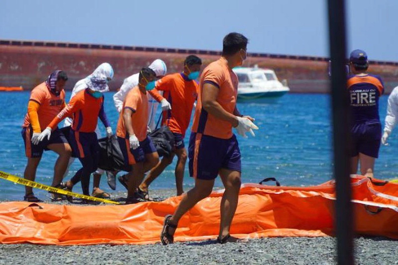 Dalawang bangkay, narekober sa lumubog na barko sa Occidental Mindoro; bilang ng namatay umakyat sa apat