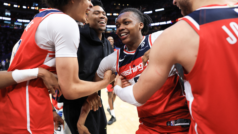 NBA: Buzzer-beater ni Carrington, panalo ang Wizards kontra Heat sa huling laban ng season