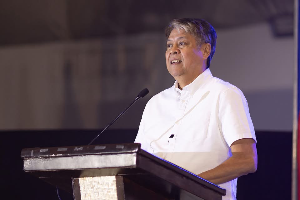 Kiko reminds authorities to protect consumers against scalpers ahead of the SB19 concert