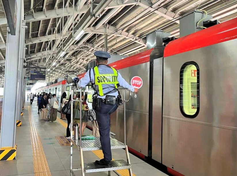 Pangilinan, nagbanta ng LRT-1 pullout; gobyerno, napilitang kumilos