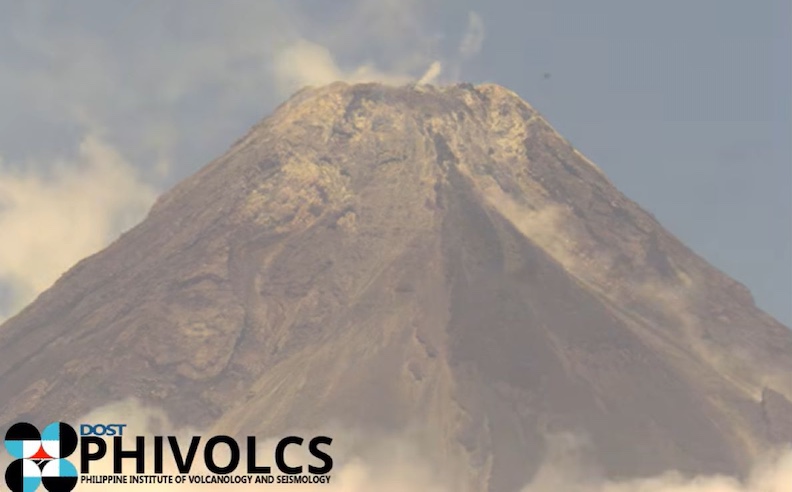 Rockfall naitala sa Mayon Volcano nitong Maundy Thursday; PHIVOLCS nanawagan ng ibayong pag-iingat