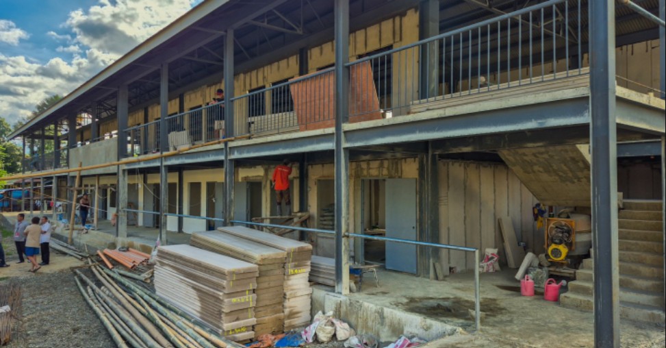 Classroom rescue: Angara calls in private partners, bets big to end crisis