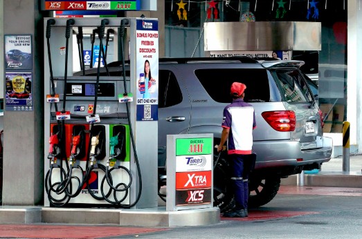 Fuel prices seen dropping again next week