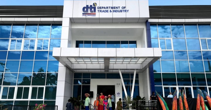 DTI, kinasuhan ang 8 contractor sa flood control; 8 pa, nakatakdang isunod