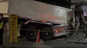 Overloaded dump truck bumangga sa bahay sa rizal, 5 sugatan