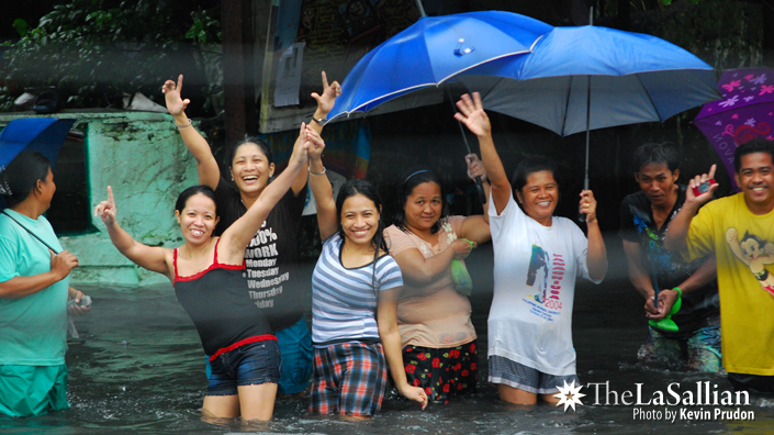 Happy but not too happy: survey shows Pinoys settling for ‘fairly happy’ lives