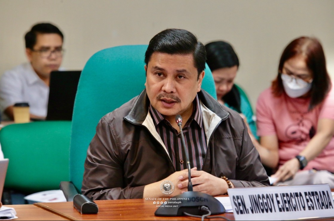 Pondo ni Jinggoy, siniksik sa listahan ng DPWH sa loob lamang ng 15 minuto