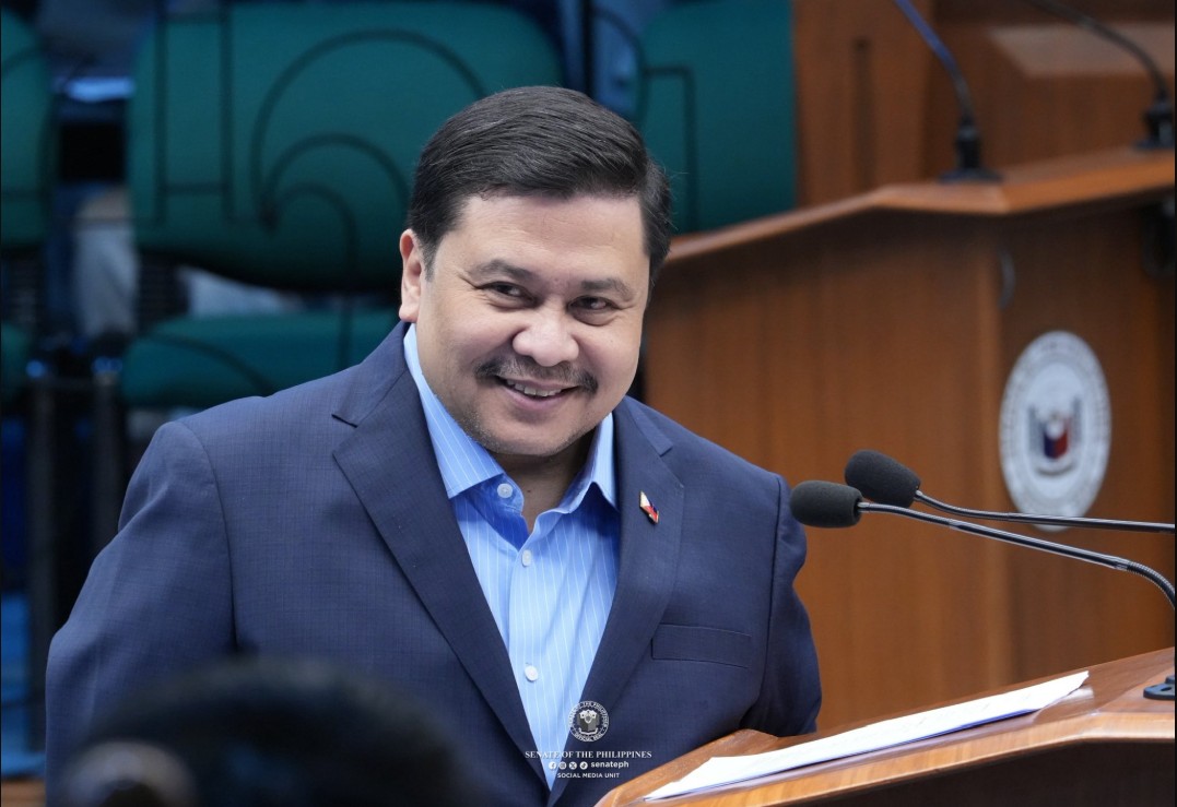 Senate hearing turns into love life talk: Jinggoy’s ‘boyfriend’ banter stirs backlash