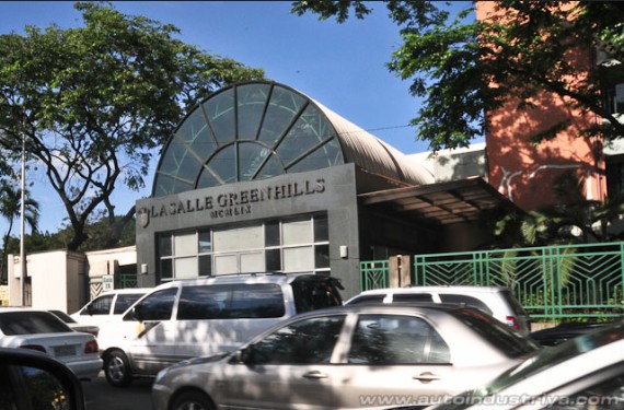 Sampal sa MMDA: 1,300+ traffic violations sa paligid ng La Salle Green Hills