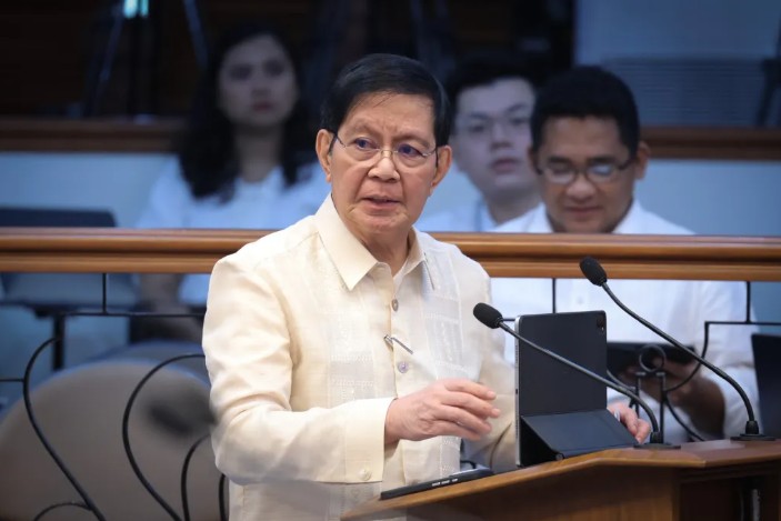 2 Malacañang execs, ibinulgar ni Lacson! Pangalan ni PBMM, ginamit umano para makakuha ng kickback