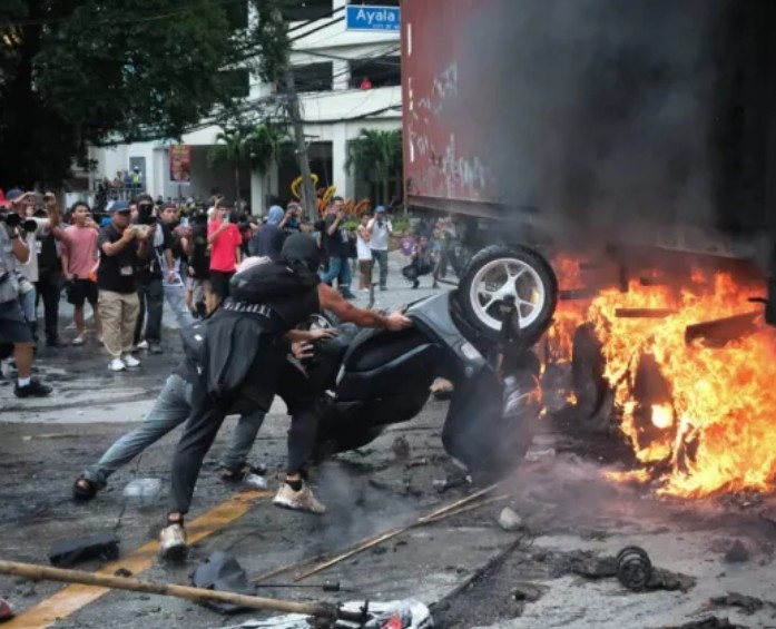 113 arestado, 93 pulis sugatan sa marahas na Sept. 21 kilos-protesta sa Maynila