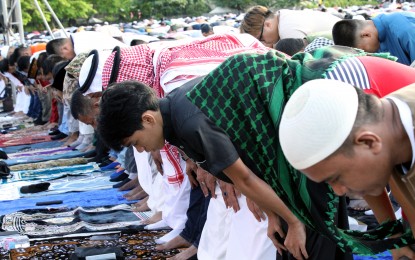 Eid prayers flood QC Circle, Quirino Grandstand as Muslim voices rise nationwide