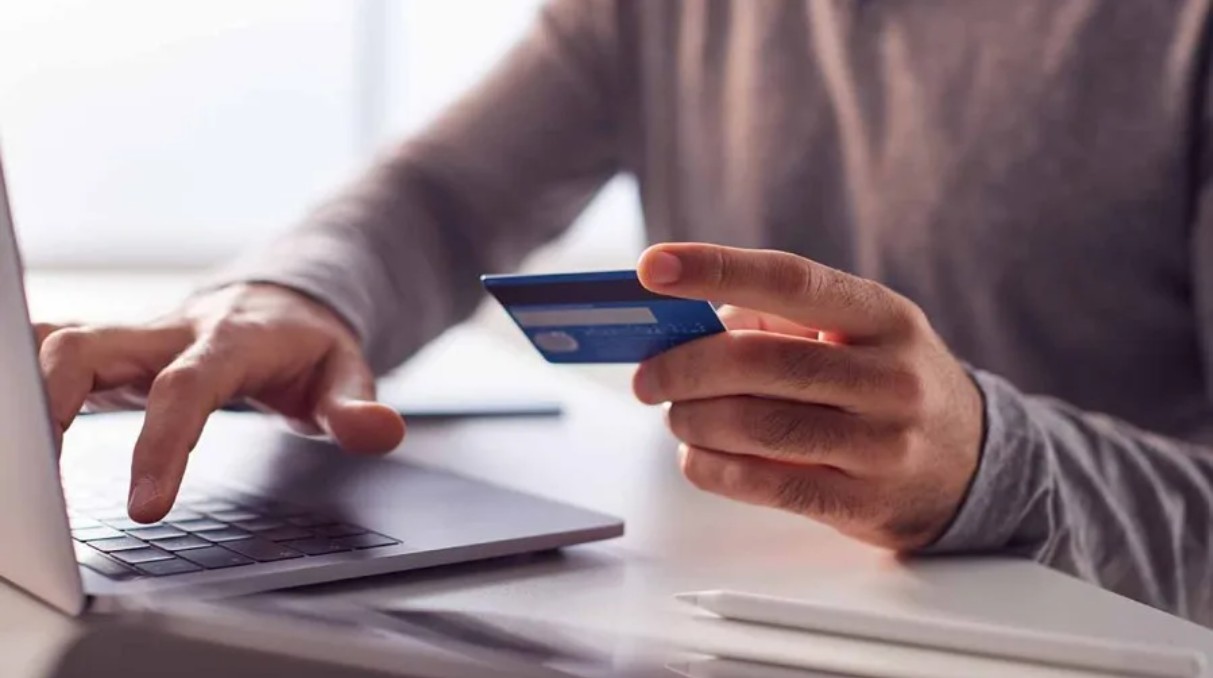 Online scams, matumal ngayong Pasko — pero mga naarestong manloloko, lumolobo