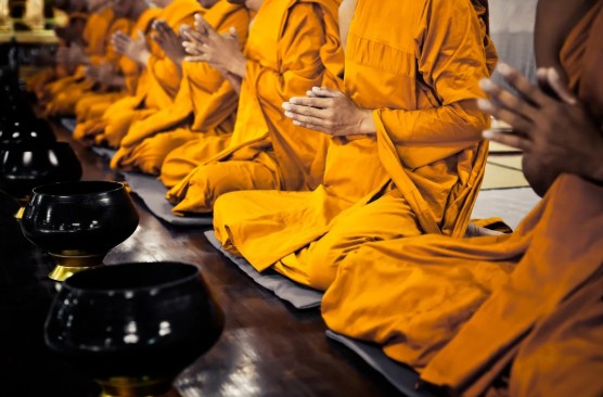 Thai monks, huli sa sex-blackmail! Donasyon ng mga deboto, napunta lang sa kalokohan?