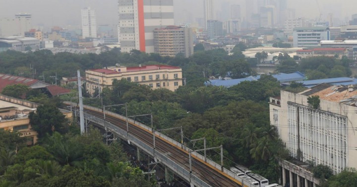 ‘Very unhealthy’ smog blankets Metro Manila, landfill blaze worsens pollution crisis