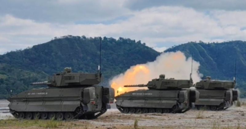 Army Light Tanks, Modernong Sandata Show Live-Fire Capabilities