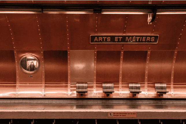Arts et Métiers Metro Station: Isang Kamangha-manghang Steampunk na Pakikipagsapalaran sa Puso ng Paris