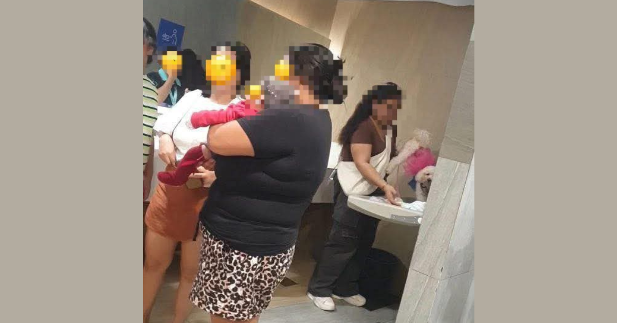 ‘Si Baby pa ang Nag-Adjust’: Babae, Viral sa Paglalagay ng Aso sa Diaper Station