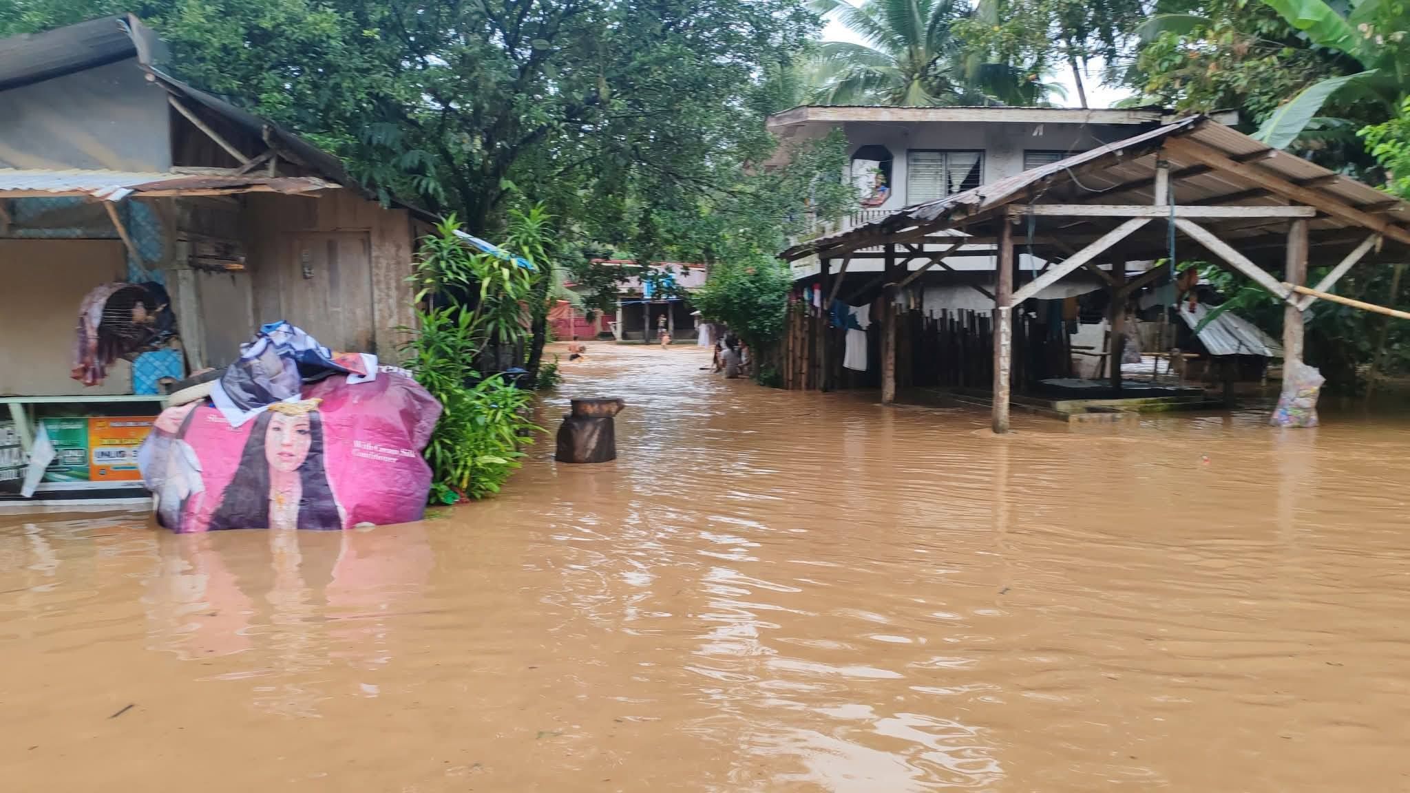 Tingnan: Baha sa Butuan City, umabot na sa tuhod