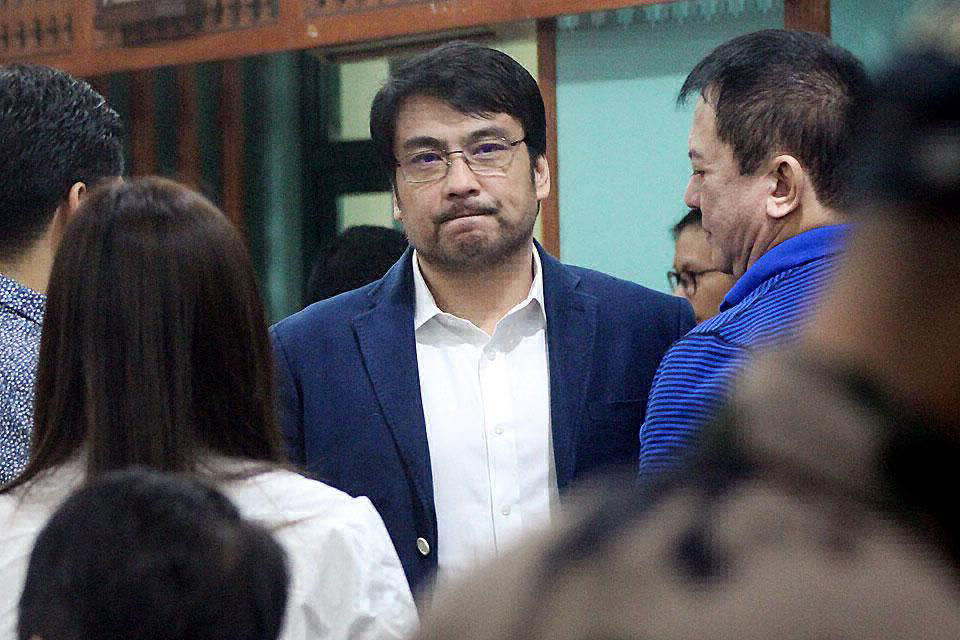 Bernardo ibinulgar umano’y ₱380M kickback kay Bong Revilla; ‘6na kahon ng pera’ dinala sa White House compound