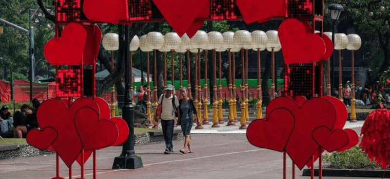 Kandidato Kumuha Ng Pahinga Para Sa Araw Ng Mga Puso