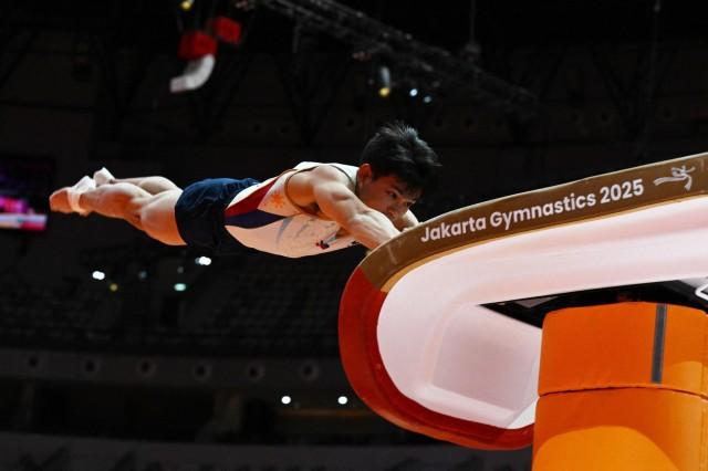 Carlos Yulo humakot ng 3rd world title: Gold sa vault