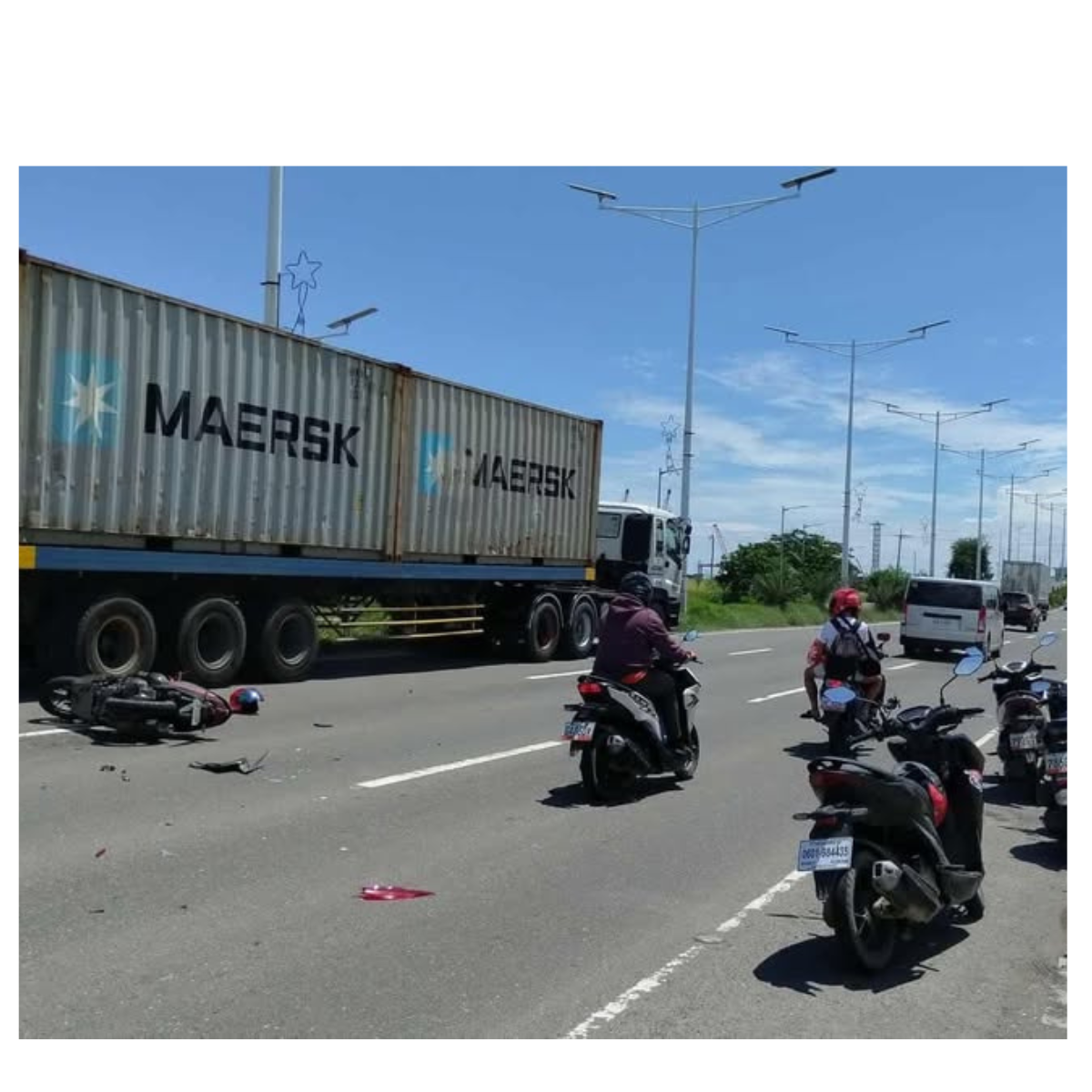Truck at motorsiklo, nagsalpukan sa Cebu South Coastal Road