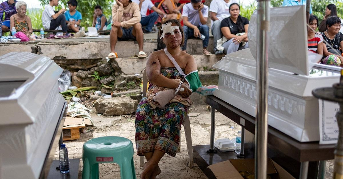 Ina, namatayan ng 2 anak sa lindol; bilang ng nasawi sa Cebu quake,umabot na sa 72