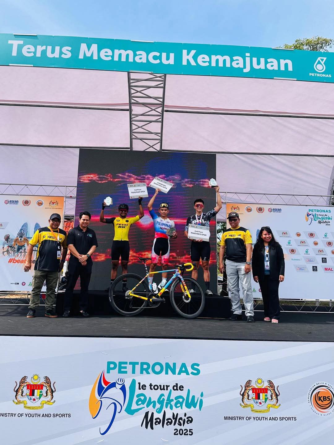 Pinoy Cyclists namayag sa PETRONAS Le Tour de Langkawi sa Malaysia