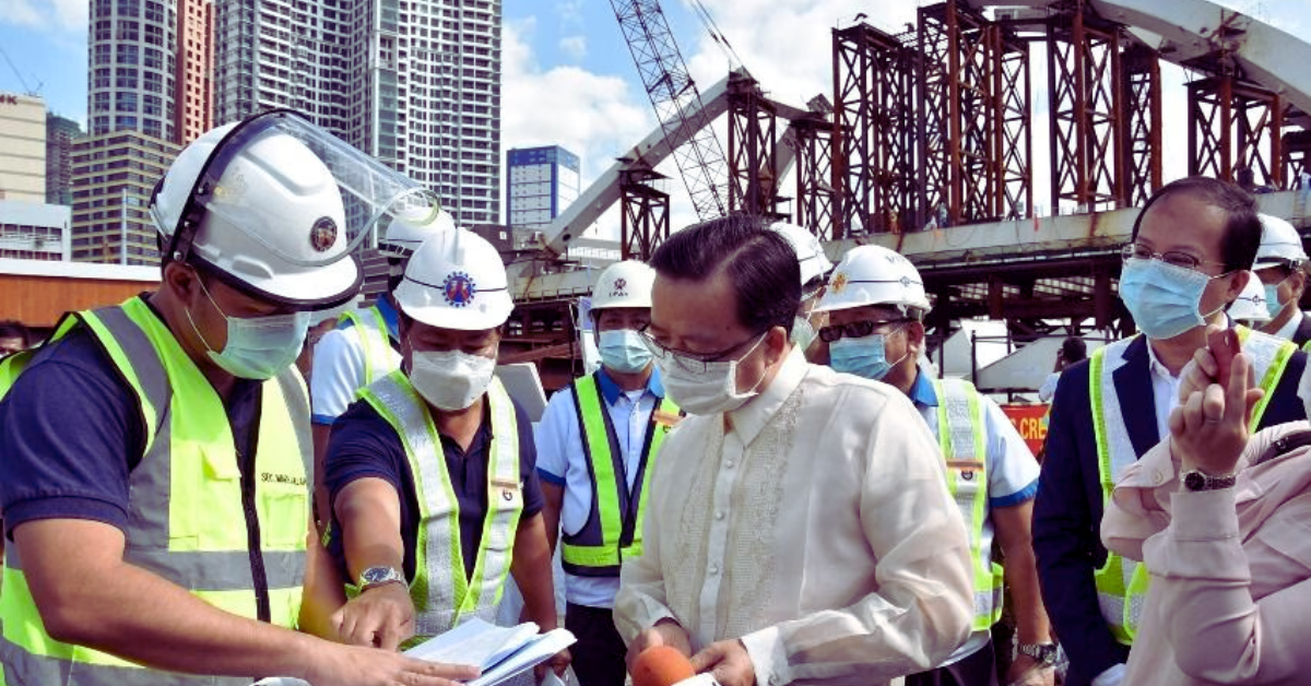 Mga empleyado ng DPWH, pinayagang hindi magsuot ng uniporme para iwas gulo