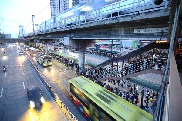 Pagsilip sa Ekonomiya: Pilipinas Humaharap sa Hamon ng Implasyon sa Unang Bahagi ng 2025