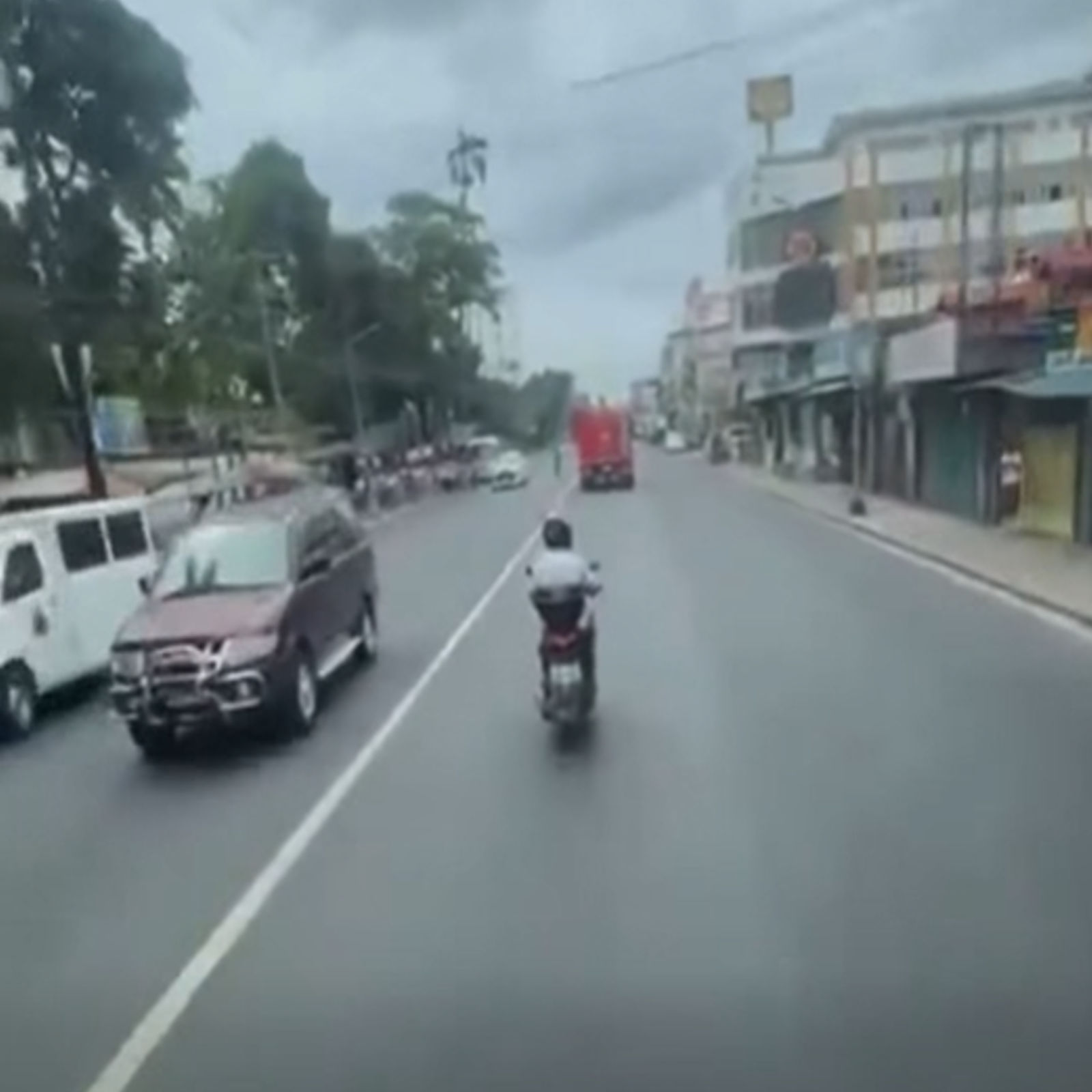 Blocked fire truck in Bacolod — When road discipline fails, who pays the price?