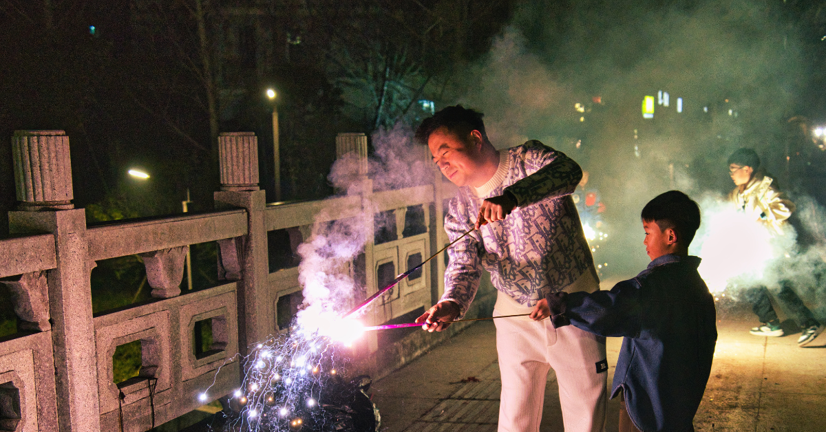 Letting kids use firecrackers may be child abuse, DOH chief warns