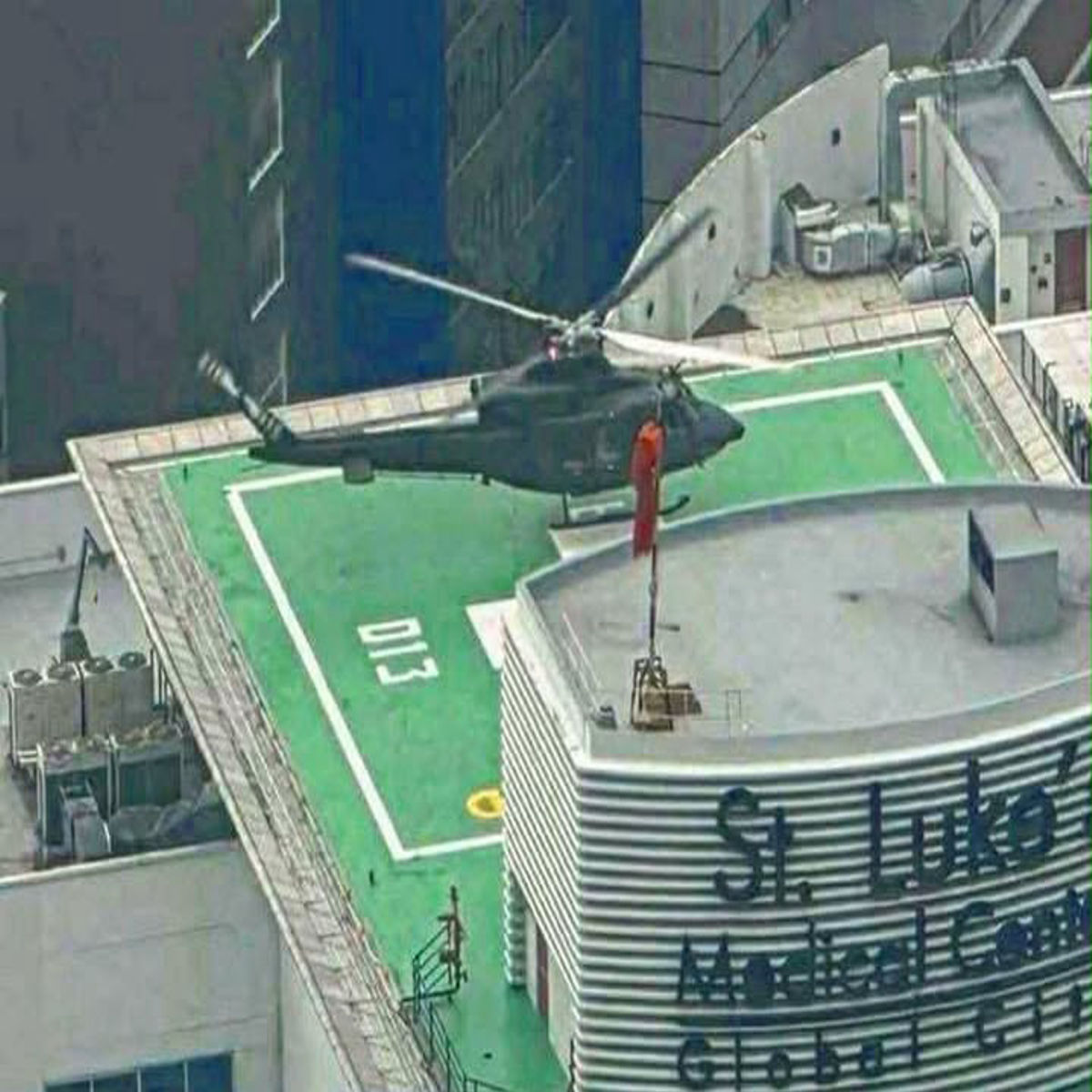 PAF helicopter, nag-landing sa isang ospital sa BGC. Netizens, nagulantang!