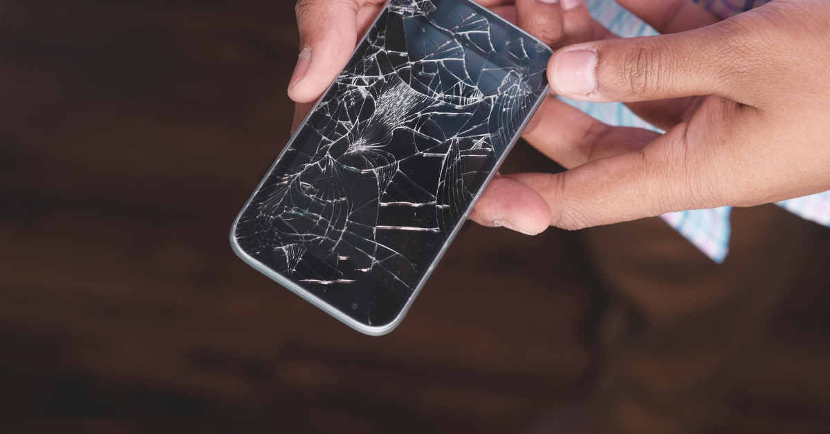 Teen’s private files leaked by cellphone technician