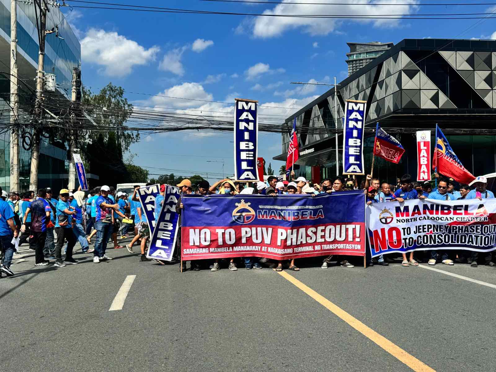 MANIBELA, tinapos ang transport strike sa harap ng DOTr