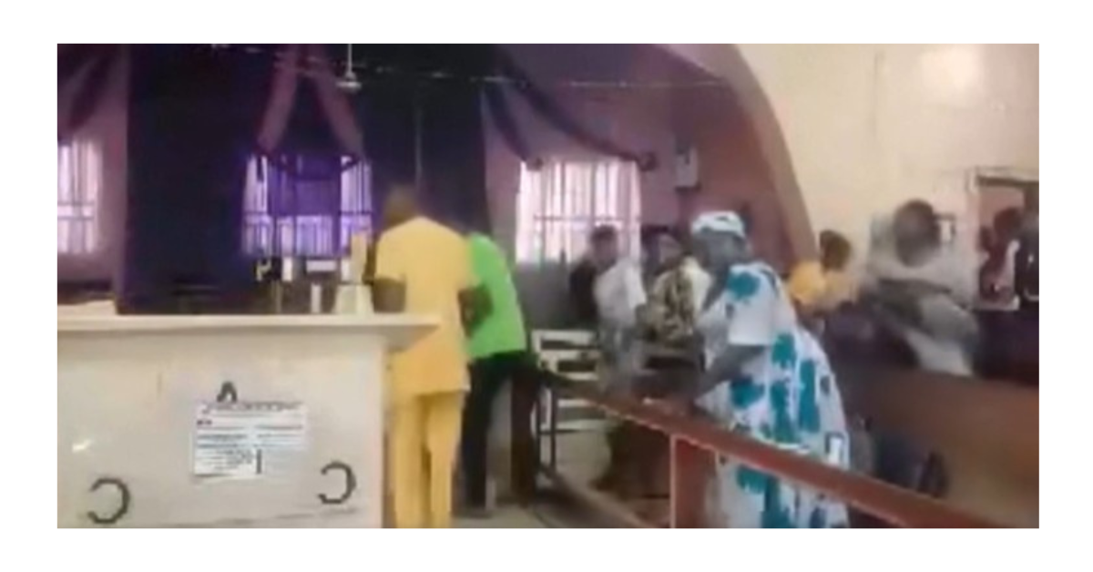 Simbahan sa Nigeria pinaulanan ng bala; 2 patay, pastor, iba pa dinukot ng armadong grupo