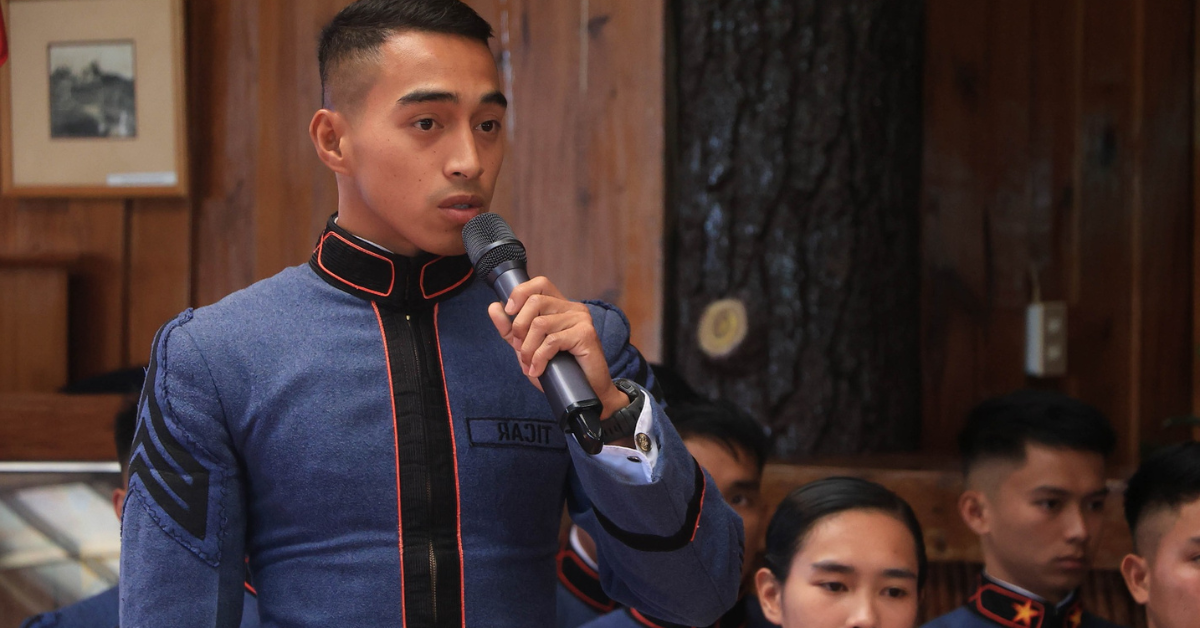 Anak ng tindera ng bolpen, topnotcher ng PMA class of 2025