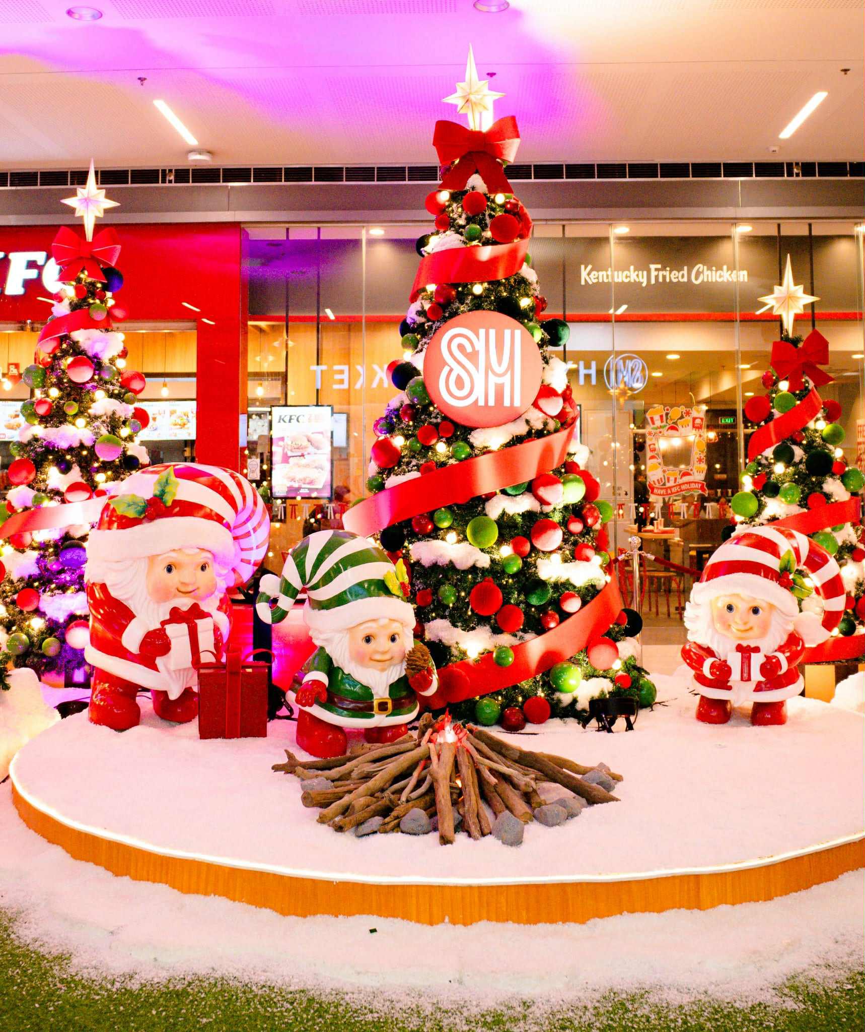 Pasko na sa SM Center Lemery! Mall, naging winter wonderland sa ‘gnomies theme’