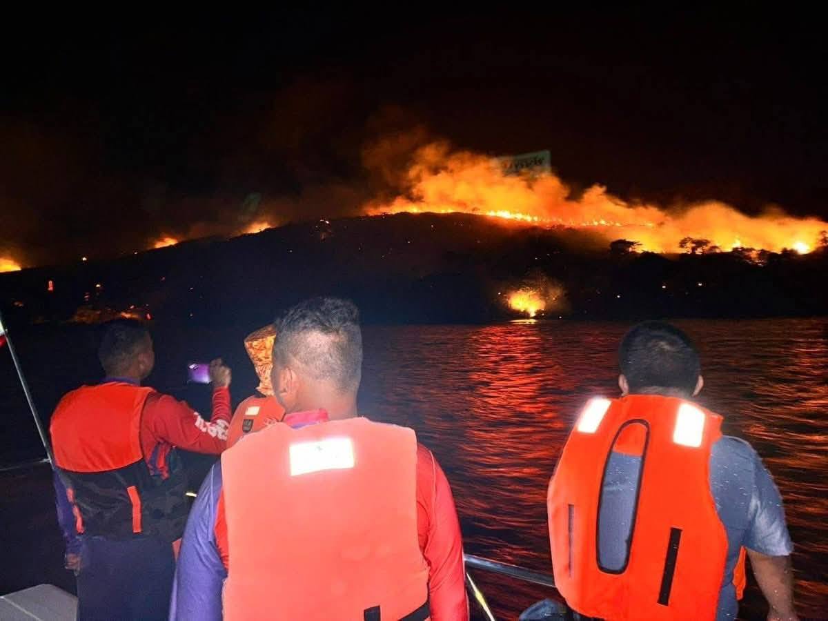 Grass fire on Taal Volcano Island raises safety concerns