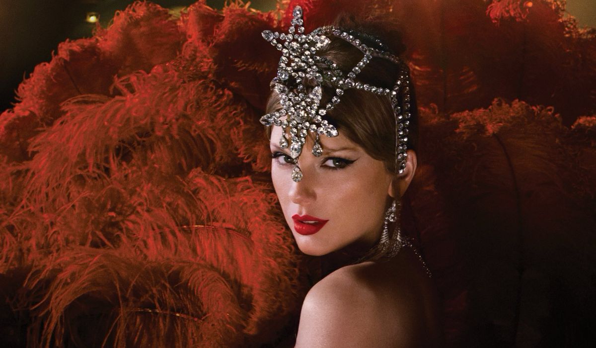 MUSIC SCENE: Taylor Swift kinasuhan dahil sa album na “The Life of a Showgirl” — may ginaya ba talaga?