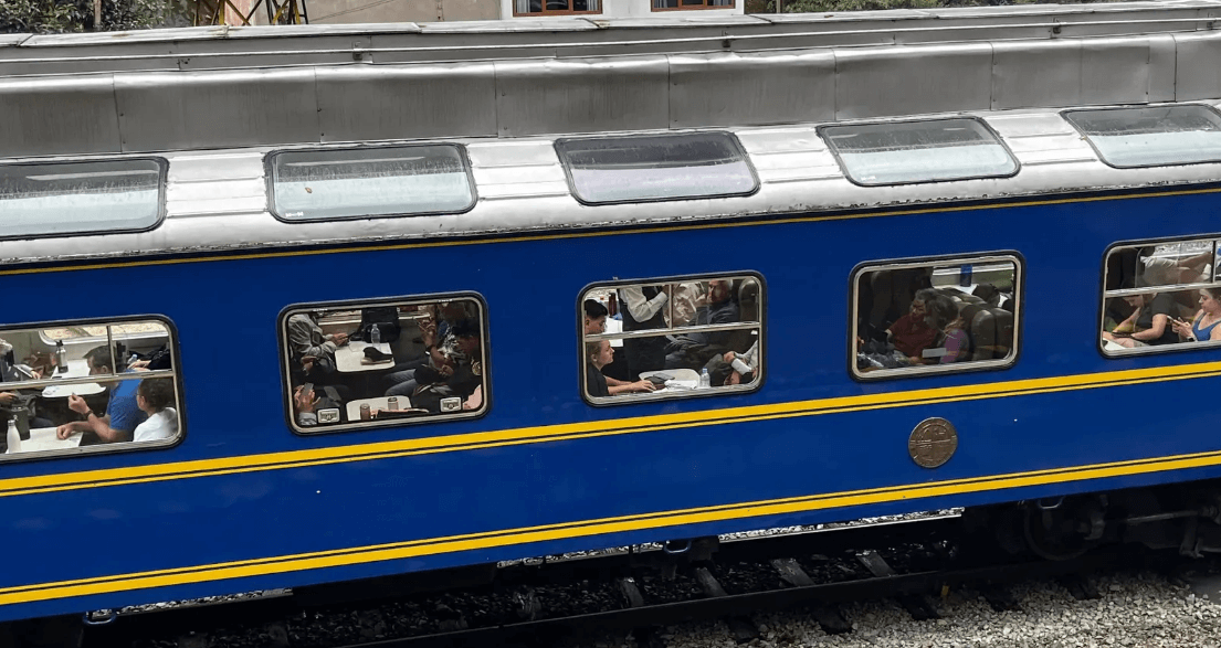 Lalaki, Nakaligtas Matapos Matamaan ng Tren sa Peru