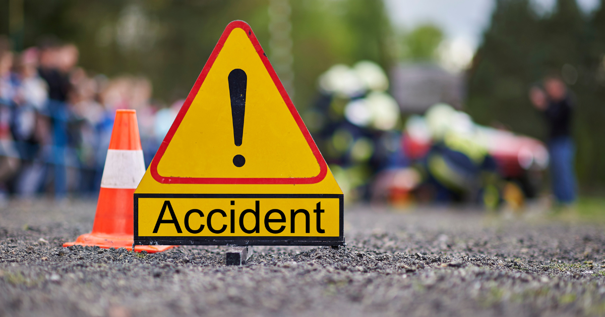 Tricycle 8 sakay, nahulog sa irrigation canal; driver patay