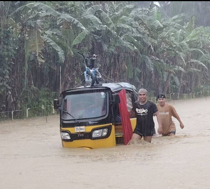 Purok 2 Tagmamarkay sa Tubay, Agusan Del Norte, hindi na madaanan dahil sa bahang dulot ng bagyong ‘Verbena’