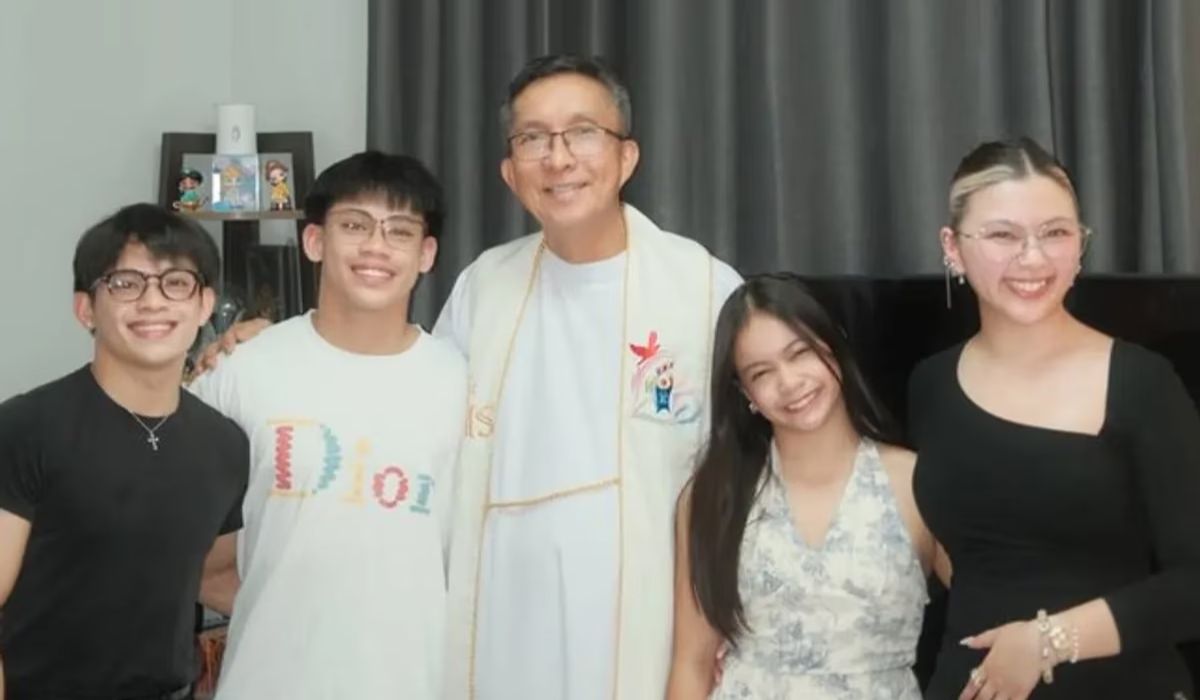 Carlos Yulo, Spotted sa House Blessing ng mga Kapatid!